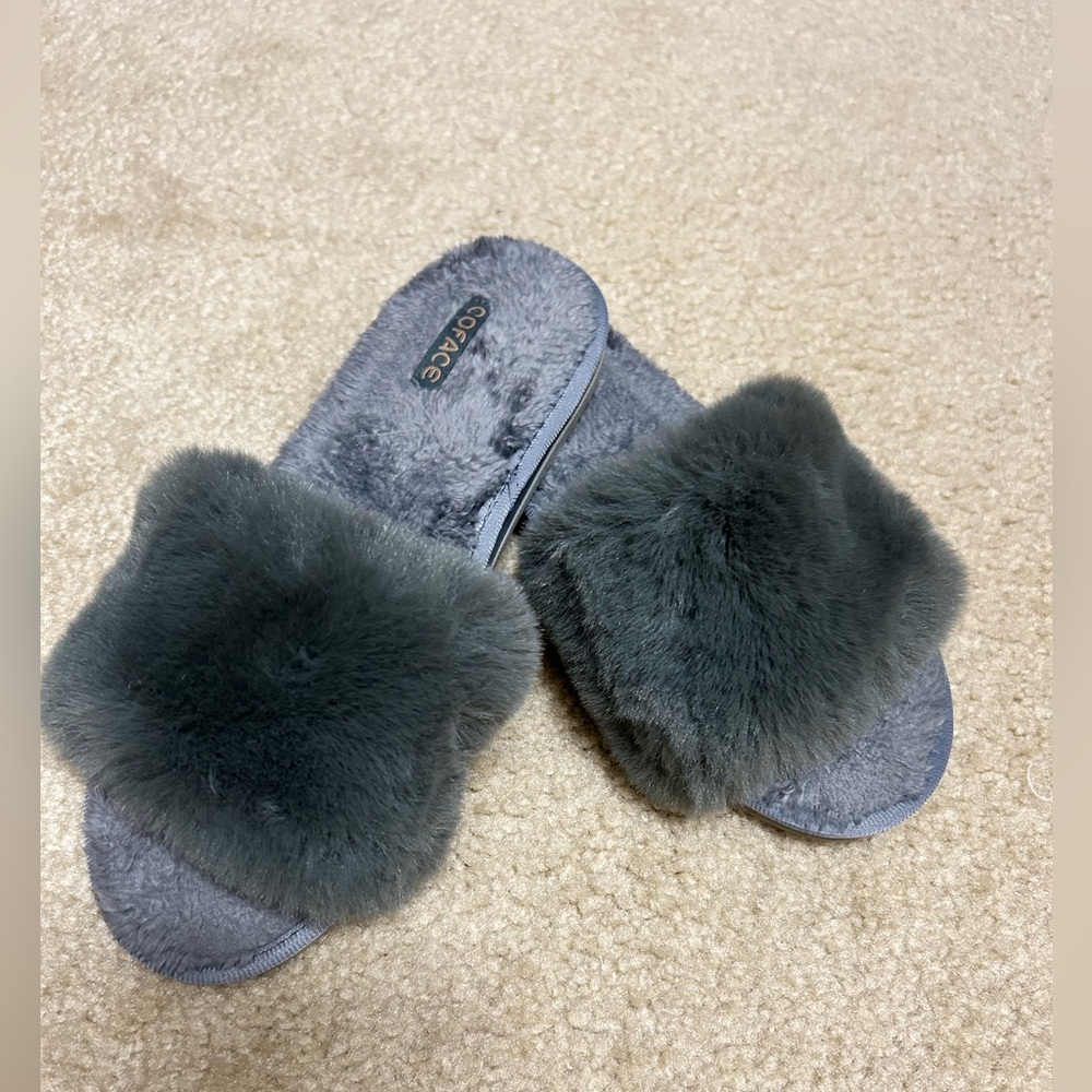 Cozy Grey Faux Fur Slippers